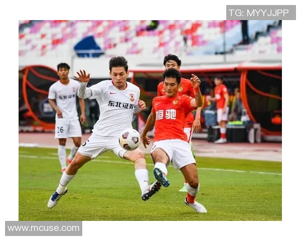 广州足球队逆袭之路揭秘:从低谷到巅峰的城市联赛传奇 广州足球队逆袭之路揭秘:从低谷到巅峰的城市联赛传奇